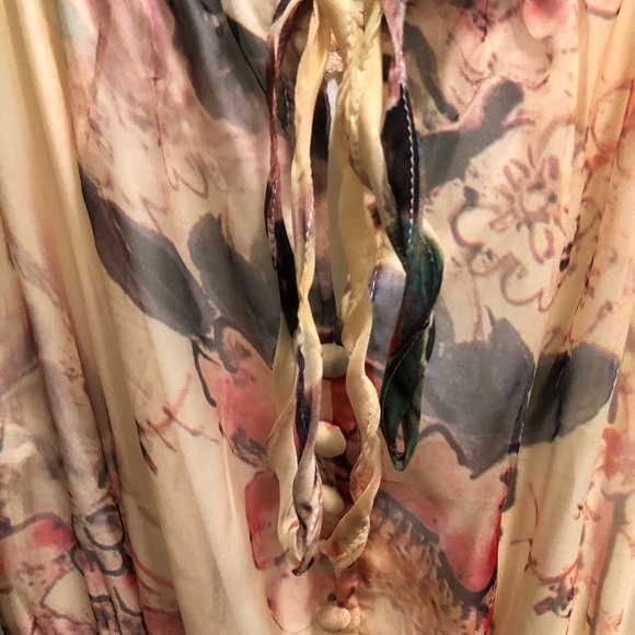 Beautiful Flowy Maxi Dress - Picture 5 of 5